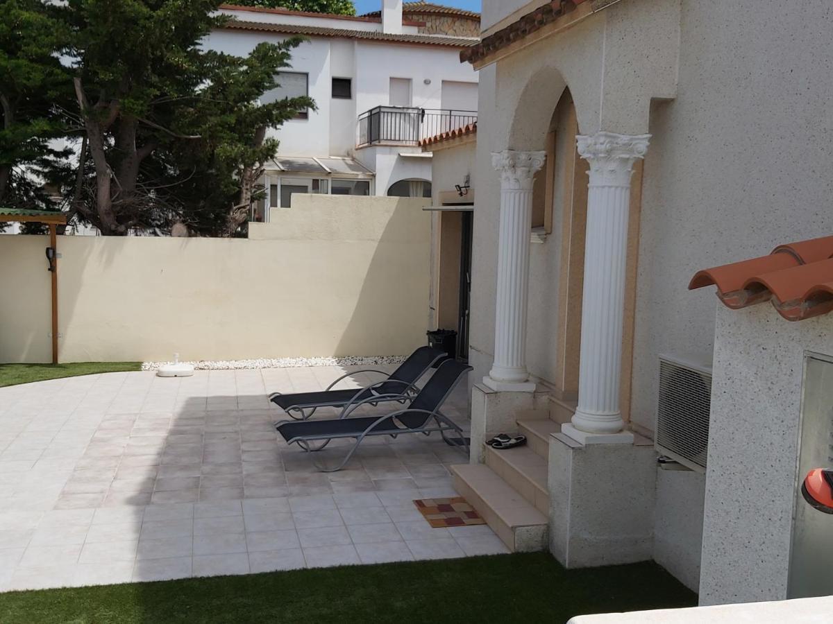 Vila Casa Amb Piscina Privada Empuriabrava Exteriér fotografie